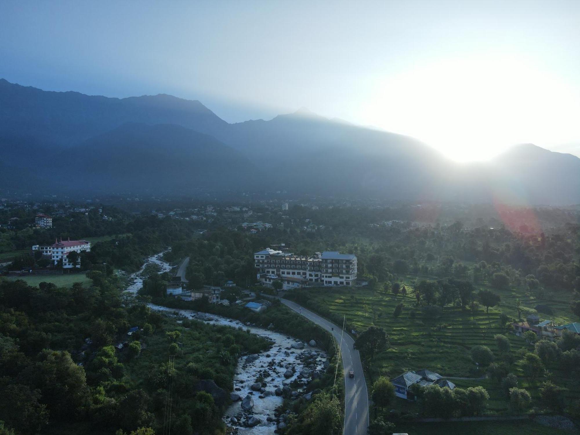 D'Polo Club & Spa Resort ดารัมซาลา ภายนอก รูปภาพ